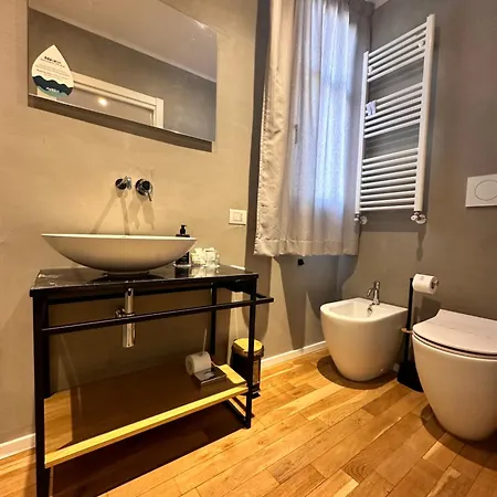 בית הארחה Palazzo Santamarina Luxury & פלרמו